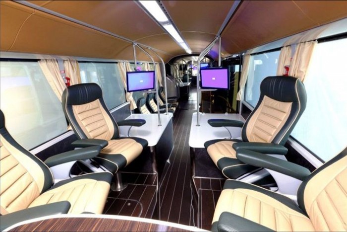 Luxus-trolibusz a királyi családnak 7