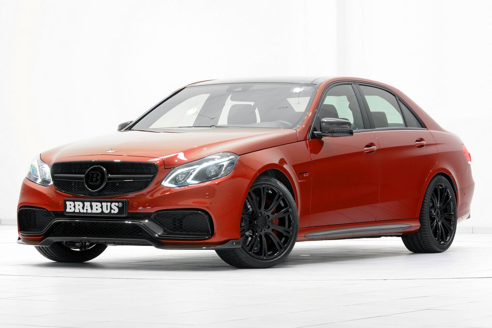 Fröccsöntött gyerekjátékká minősíti vissza az E 63 AMG-t a Brabus új alkotása. V12-es teljesítmény, kétharmad annyi hengerből.