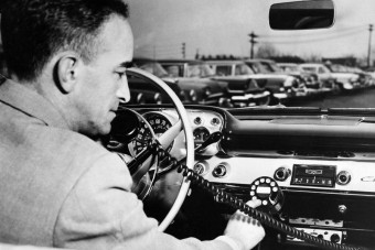 Így mobilozhatsz vezetés közben!