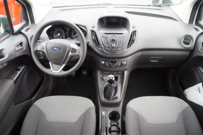 Teljesen személyautós az utastér