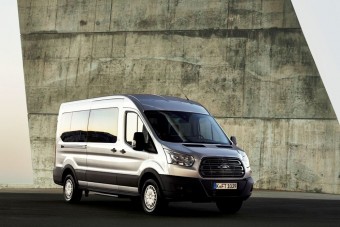 18 személyes minibusz a Fordtól