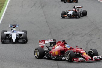 F1: Mindenki a Ferrarira vadászik