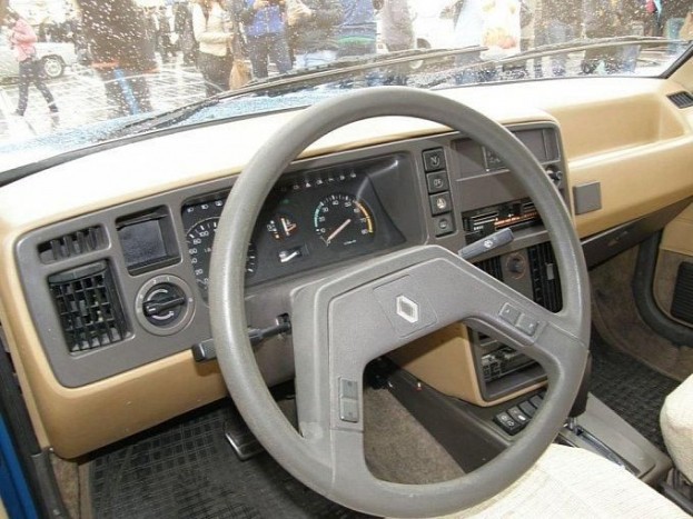 Egy diktátornak Daciaból is luxus dukál 7