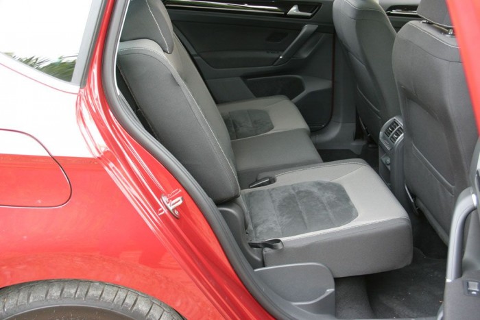 Vezettük az új családi Golfot 7 | Vezess 18 centiméteres sínen tologathatók a hátsó ülések