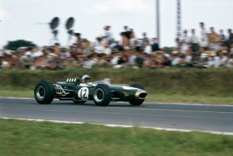 F1: Elhunyt a háromszoros világbajnok