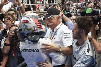 F1: Alonsót dicséri a Mercedes-vezér