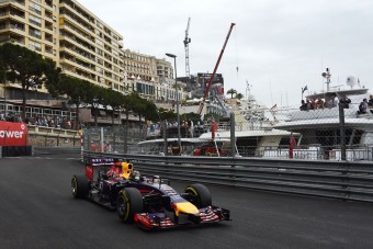 F1: Ricciardo szerint verhető a Mercedes