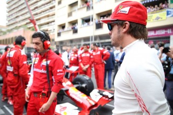 F1: Alonso a Mercit és a Red Bullt dicséri