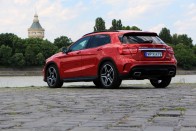 Mercedes GLA – A szerethető szakállas nő 43