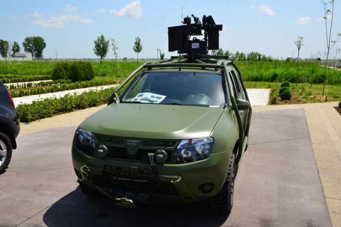 Így pusztít a géppuskás Dacia 10 | Vezess Így pusztít a géppuskás Dacia 10