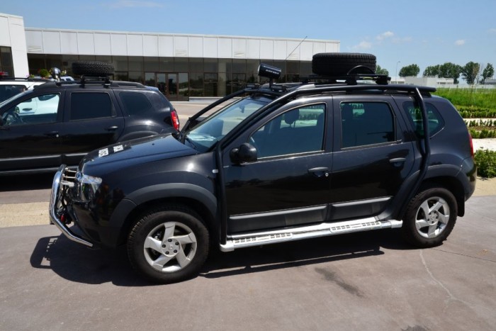 A Dacia, és ami mögötte van 23 Katasztrófavédelem számára alakított keresőautó