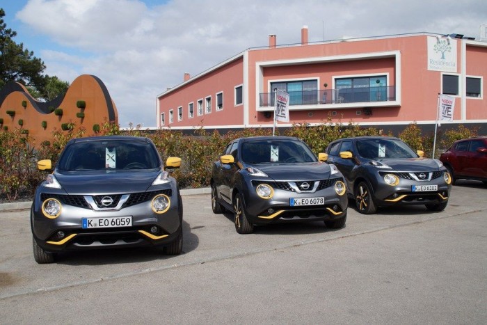 Ekészült a tökéletes Nissan Juke 2 Egy kicsit vidámabb a Juke megjelenése az új optikai kiegészítőkkel, de eddig is épp elég vidám volt, nem ez itt a lényeg