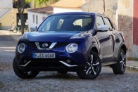 Megújult a Nissan Juke, de nem a kívülre-belülre egyaránt rendelhető, színben elütő dekorbetétek, hanem inkább az új kis turbós benzinmotor miatt örültünk a frissítésnek