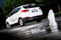 10. Hyundai, 1026 mrd Ft (+15%). Jelentősen gyarapodott a koreai konszern autóüzletágának márkaértéke. A fejlődésben a sok új modell és a fogyasztáscsökkentés is szerepet játszik. Az amerikai Sonatából ezért vesznek ki a V6-os motorok