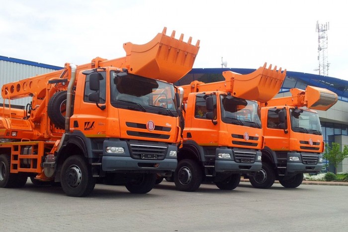 Monstrum tisztítja a magyar árkot 6