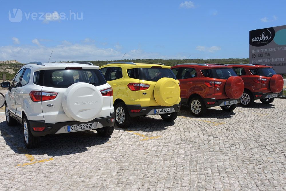 Az autóban található Ford SYNC vészhelyzeti segélyhívó egy baleset után automatikusan, a megfelelő nyelven értesíti a helyi mentőszolgálatokat