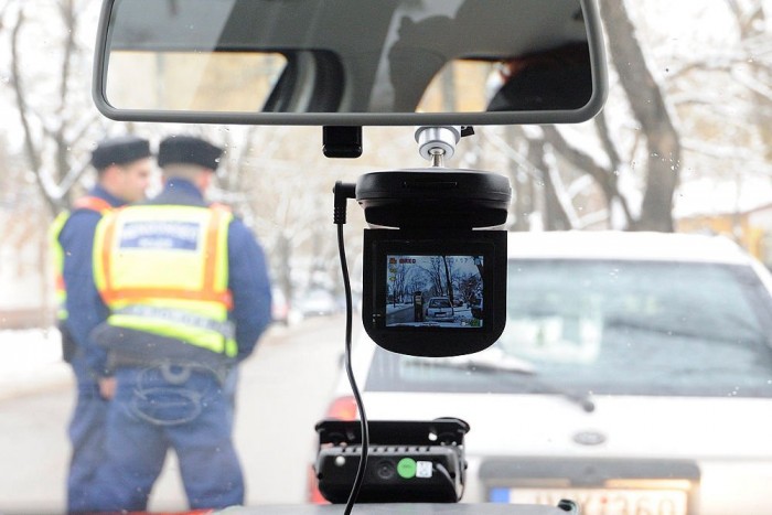 Autós kamerákkal a cigicsempészek ellen 3