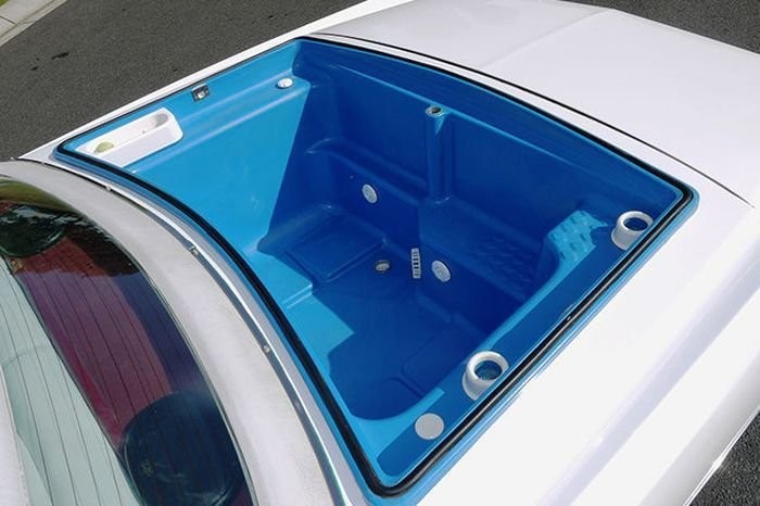 Nyolckerekű limuzin medencével, grillsütővel 10