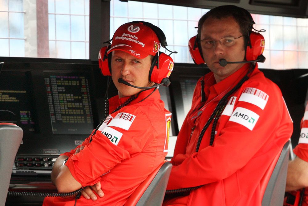 Felébredt Schumacher – kommunikál a családdal 35