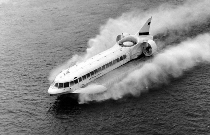 A légpárnások bukott császára 8