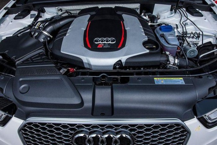 Két turbó, egy kompresszor, és egy dízelmotor 6