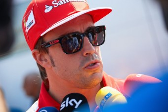 Alonso: Folyamatosan fejlődünk