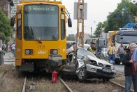 A nap képe: letarolta az autót a villamos 2