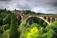 2. Luxemburg, 2048 liter. Összesen két európai országban jön ki több mint két köbméternyi 95-ös benzin a havi fixből. Az egyik a Luxemburgi Nagyhercegség