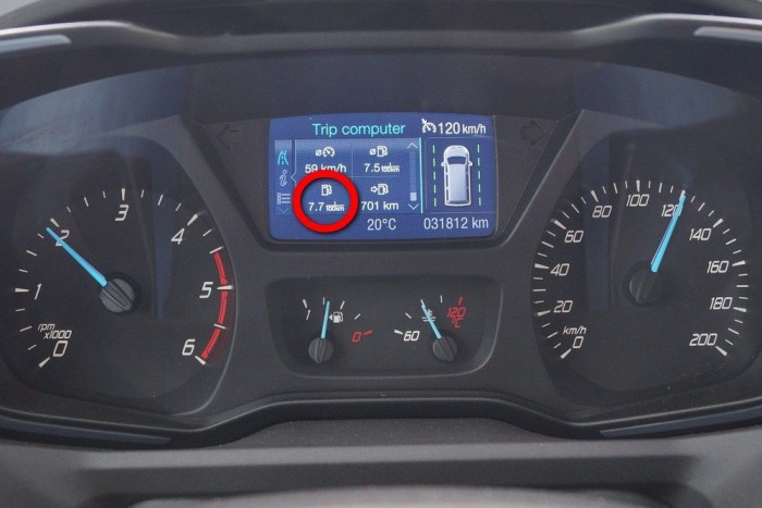 130 helyett 120-szal ennyit lehet spórolni 6 | Vezess 120-nál is derekasan szürcsöli a gázolajat a magas, nehéz busz