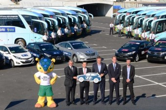 Itt vannak a foci-vb autói!