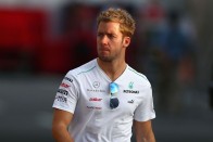 F1: A Mercedes csak játszik a mezőnnyel 6