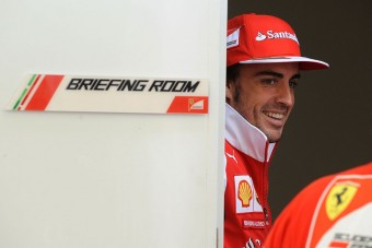 F1: Alonso lenyomta a Merciket