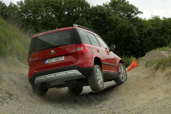 Összkerékhajtás teszi tökéletessé a Škodát? 3 Bár hasmagassága alacsony, csak 18 centiméter, ennek ellenére egész látványos mutatványokra képes a Skoda Yeti
