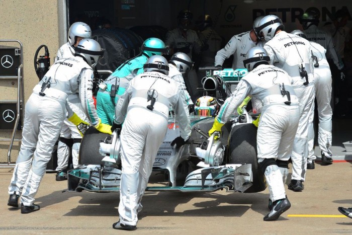 F1: Rosberg megroggyantotta Hamiltont 7
