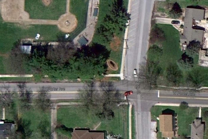 Ehhez a kereszteződéshez közel történt a bizarr baleset