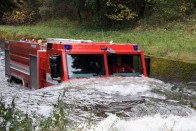 Vízen járó Tatra tűzoltóautók 12