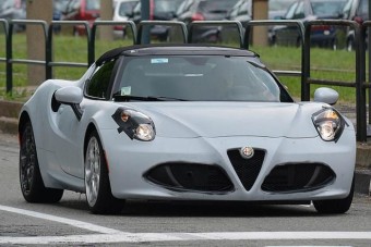 Targatetővel jön az Alfa roadstere