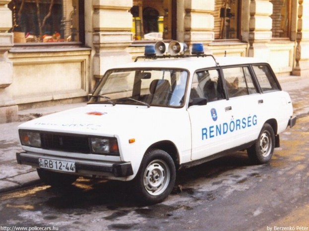 Ilyenekkel járnak a rendőrök 15