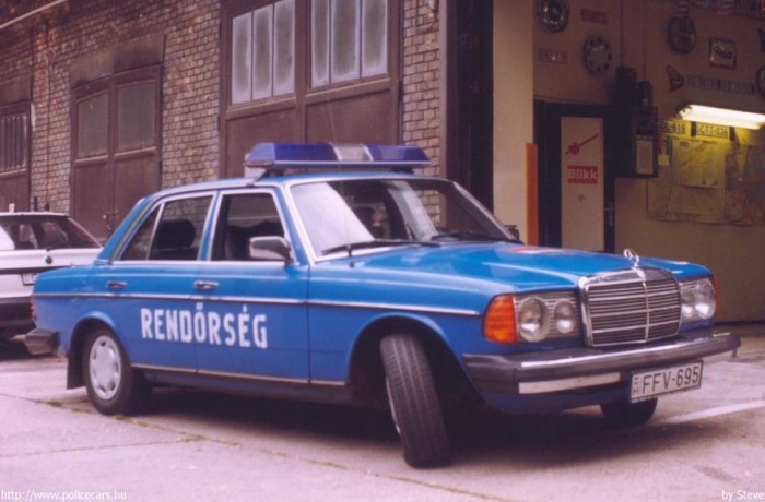 Ilyenekkel járnak a rendőrök 22