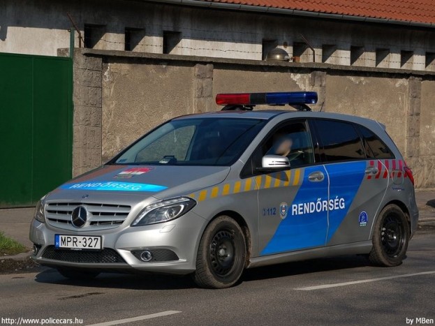 Ilyenekkel járnak a rendőrök 25