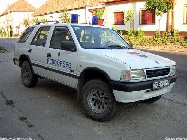 Ilyenekkel járnak a rendőrök 16