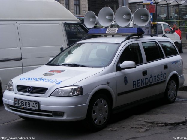 Ilyenekkel járnak a rendőrök 8