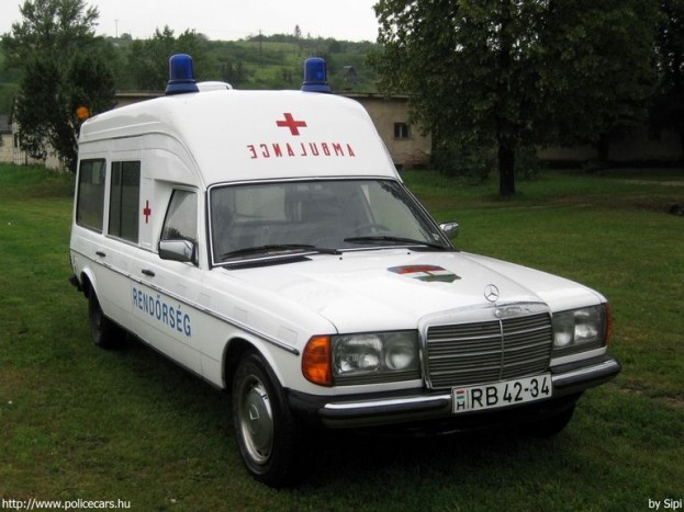 Ilyenekkel járnak a rendőrök 26