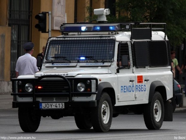 Ilyenekkel járnak a rendőrök 17