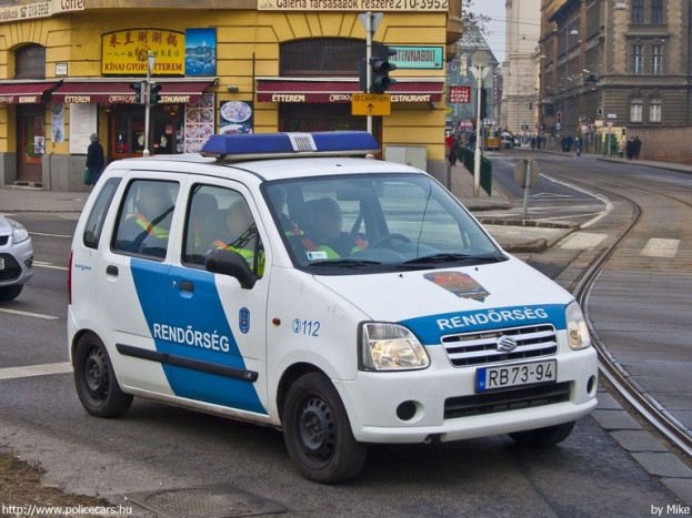 Ilyenekkel járnak a rendőrök 7