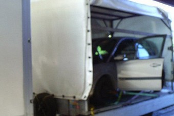 Bútor helyett autó volt a raktérben