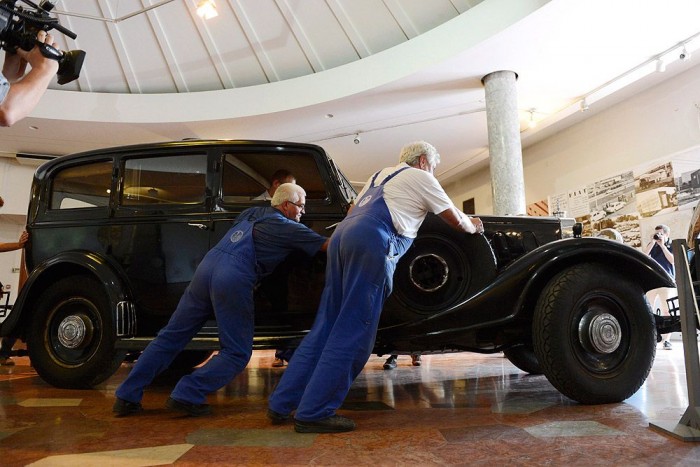 Újra itthon a világ egyik legritkább luxusautója 4