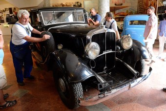 Újra itthon a világ egyik legritkább luxusautója