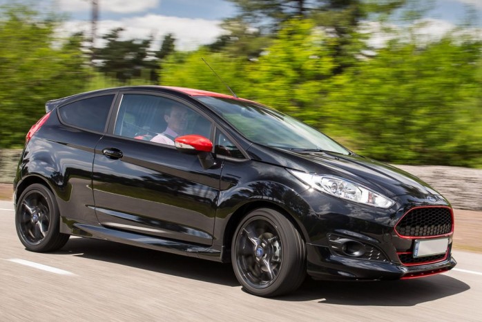 A Fiesta, ami veri a Bugatti Veyront 7 | Vezess A Fiesta, ami veri a Bugatti Veyront 7