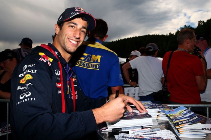 F1: Vettel elismeri, hogy le van maradva 7 | Vezess F1: Vettel elismeri, hogy le van maradva 7